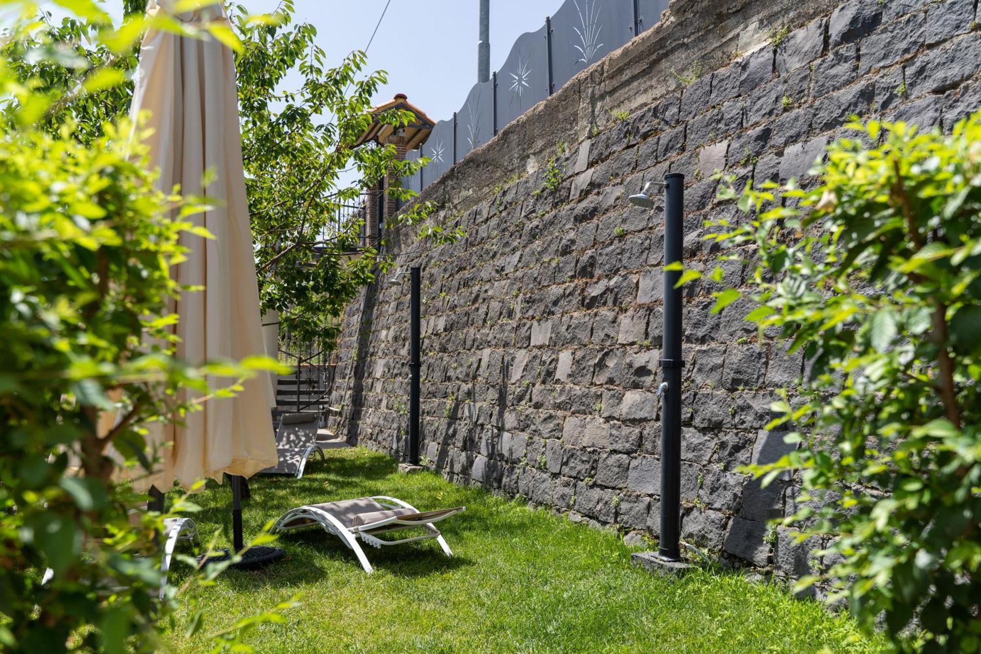 Etna Sunshine Rent Rooms Puntalazzo Bagian luar foto