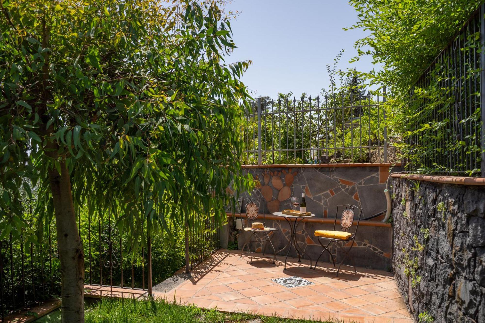 Etna Sunshine Rent Rooms Puntalazzo Bagian luar foto