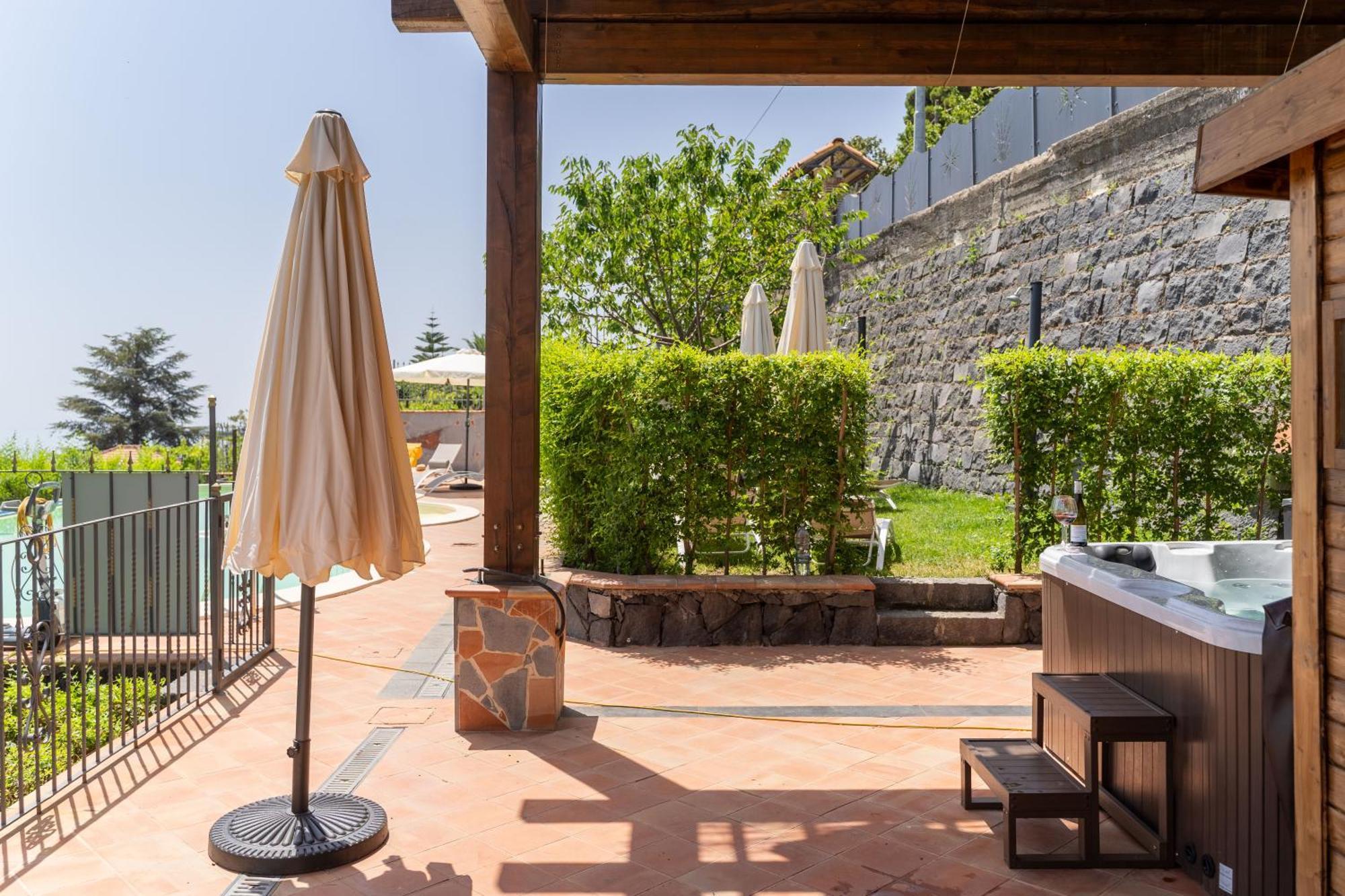 Etna Sunshine Rent Rooms Puntalazzo Bagian luar foto