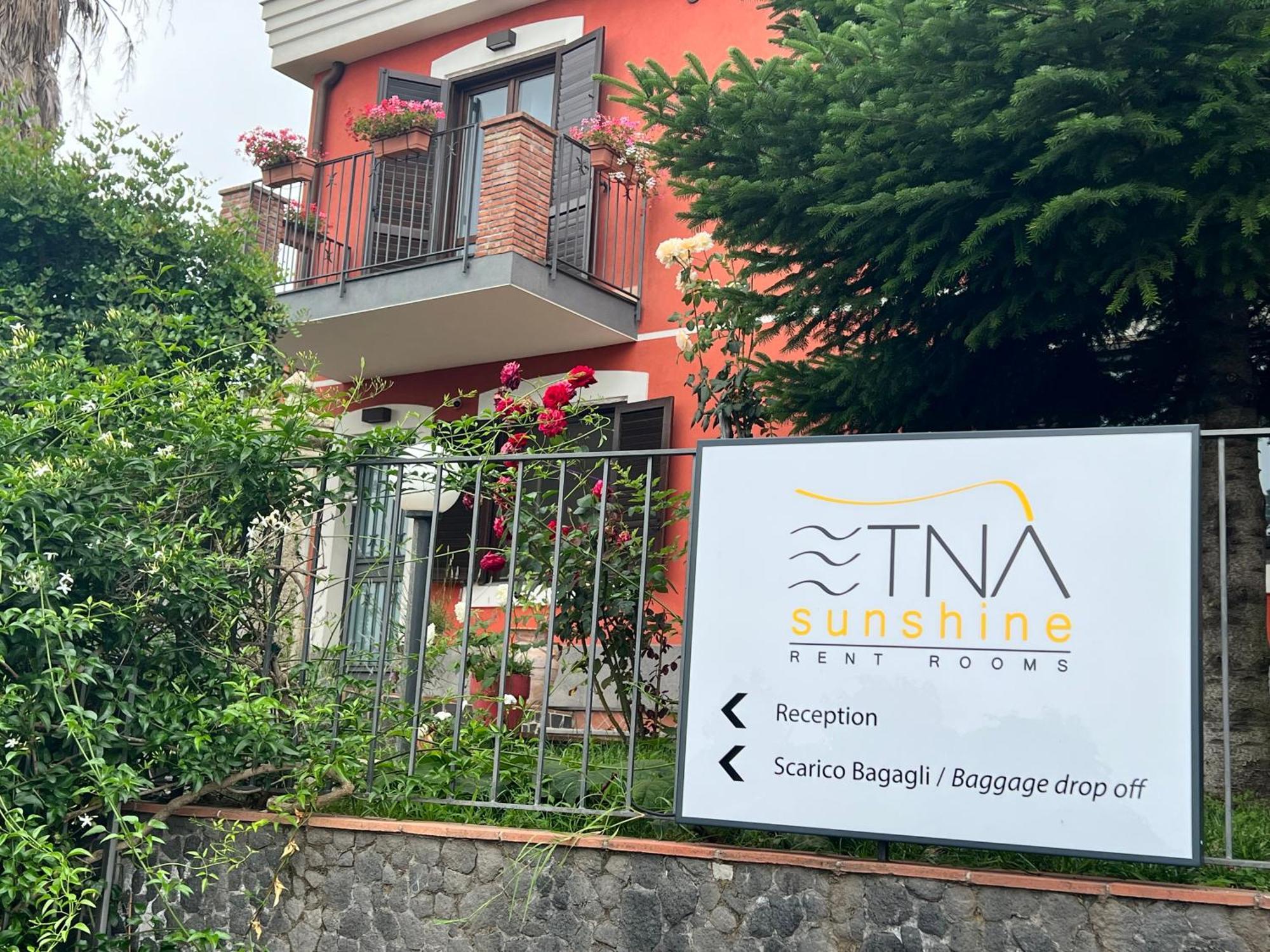 Etna Sunshine Rent Rooms Puntalazzo Bagian luar foto